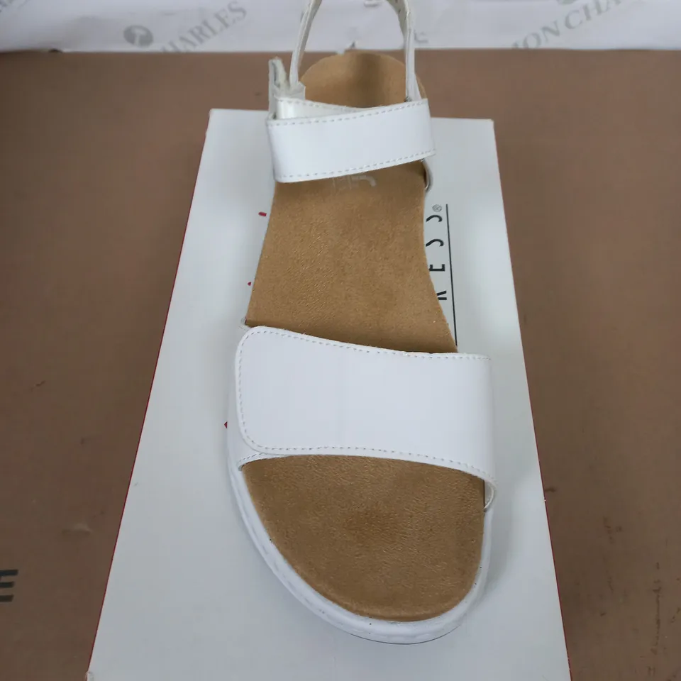 RIEKER ANTISTRESS SANDALS IN WHITE SIZE 41