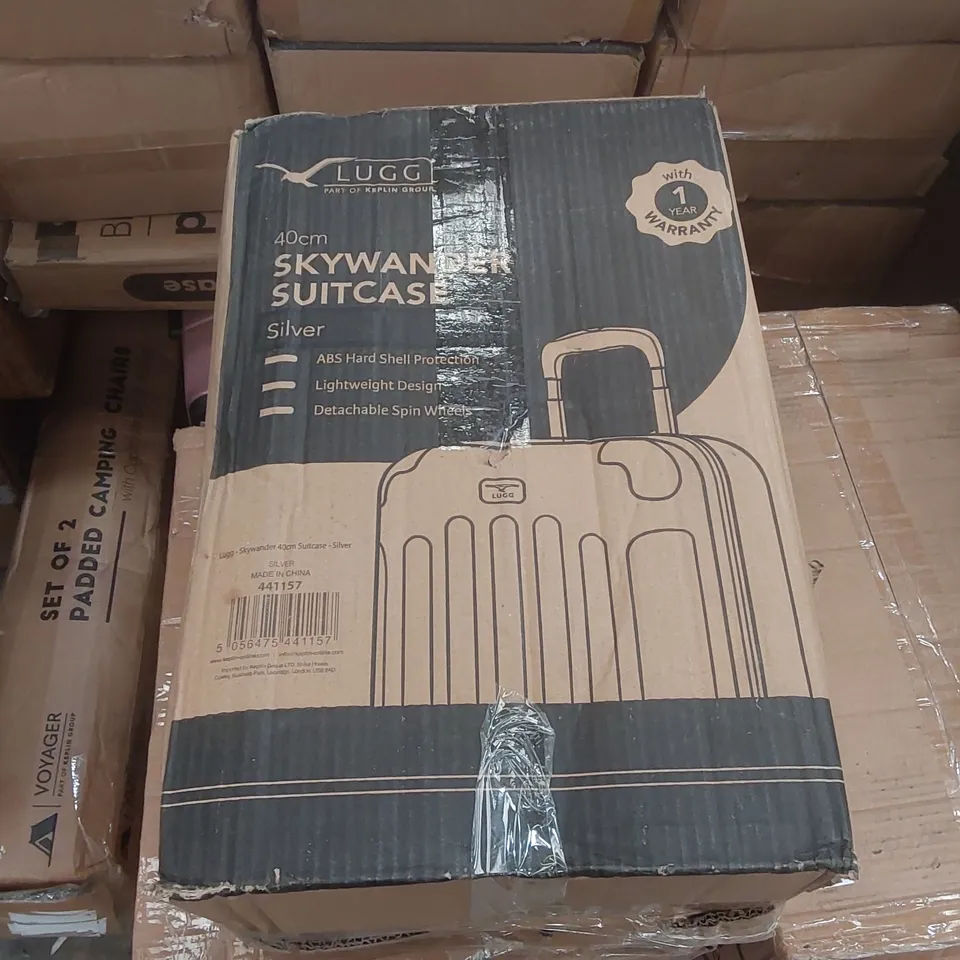 BOXED LUGG SKYWANDER SUITCASE 