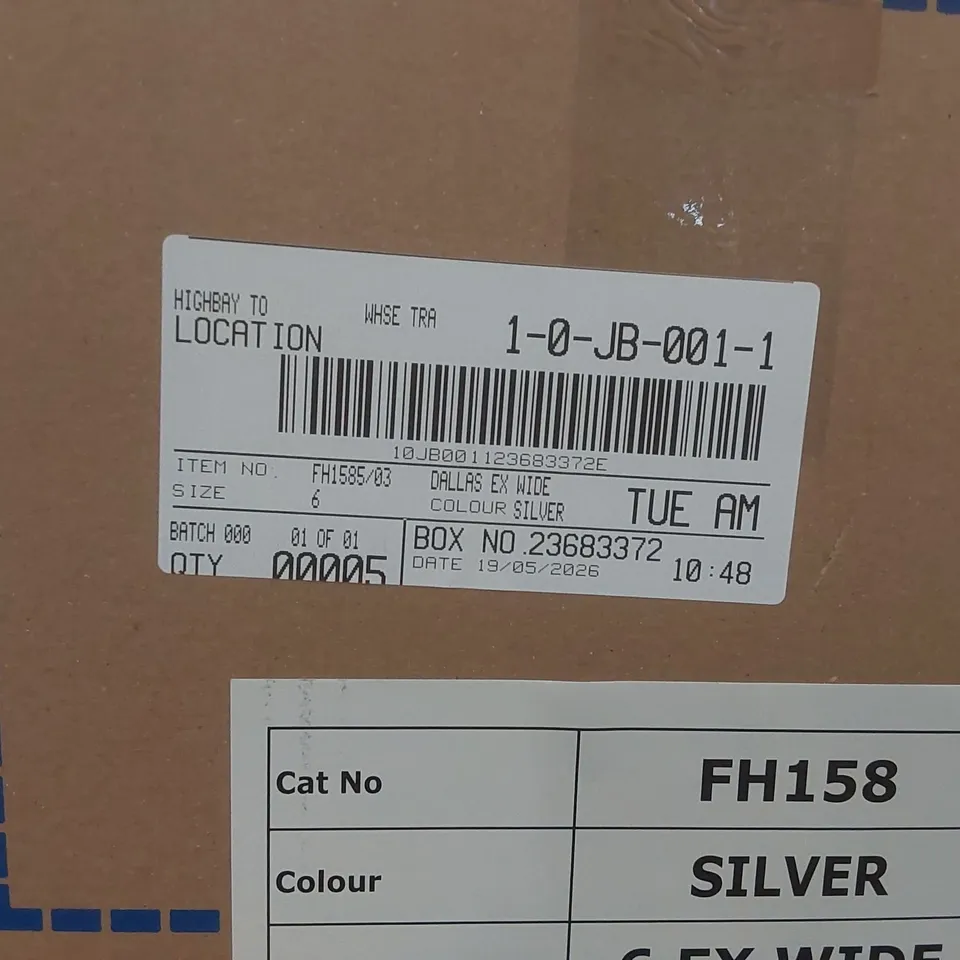 BOX CONTAINING APPROXIMATELY 5x BRAND NEW SIMPLY BE SILVER DALLAS EXTRA WIDE SHOES - SIZE 6
