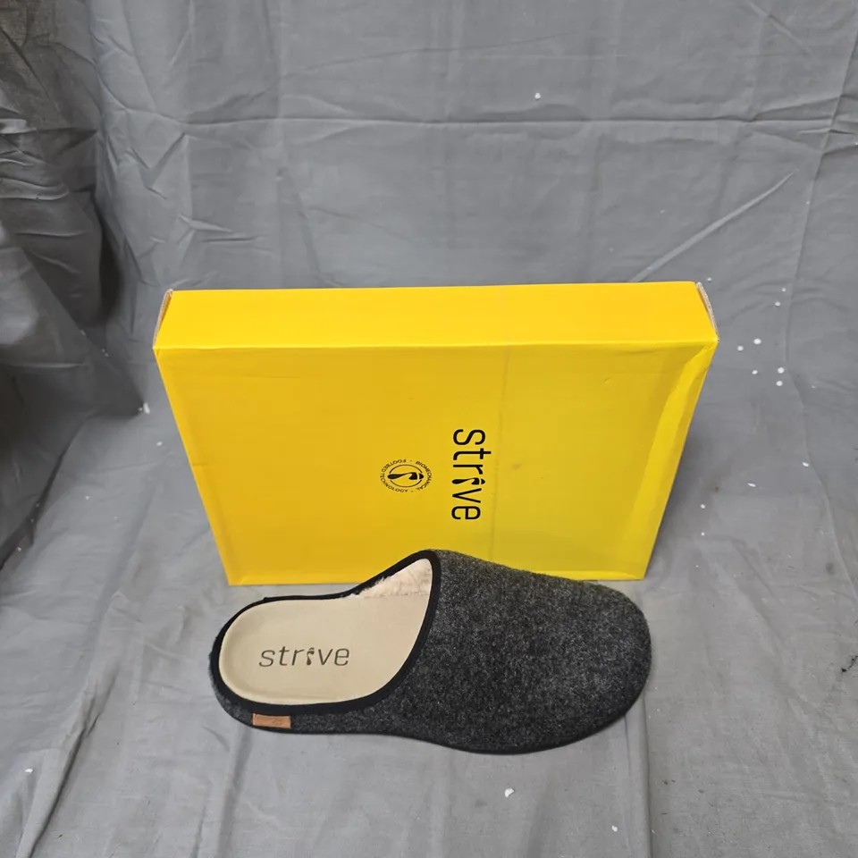 STRIVE GREY FELT SLIPPERS – UK SIZE 7