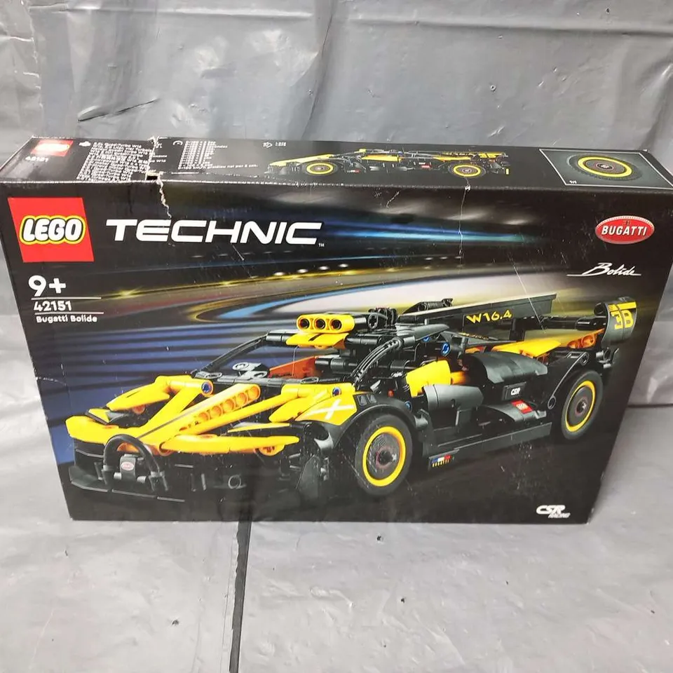 BOXED LEGO TECHNIC 42151 BUGATTI BOLIDE