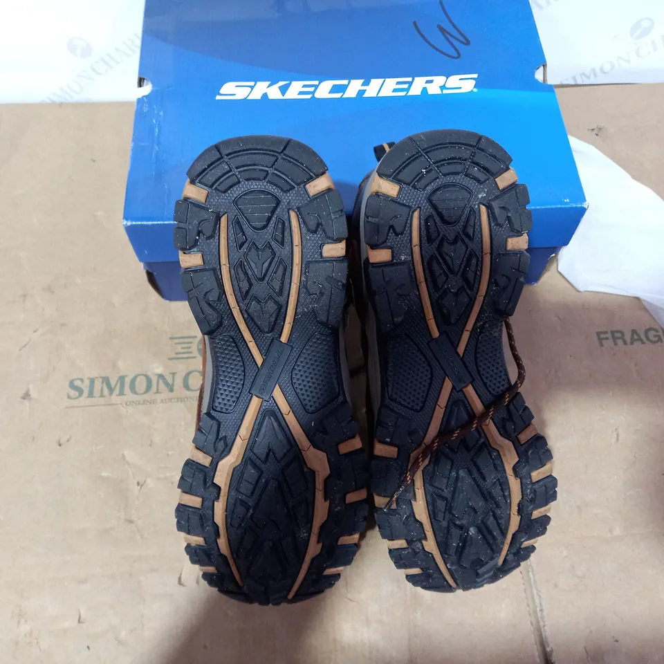 BOXED PAIR OF SKECHERS BROWN BOOTS - SIZE 10