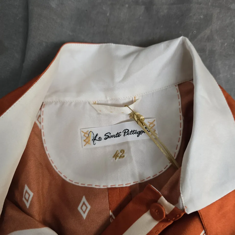 WOMEN'S ORANGE SATIN BLOUSE WITH WHITE COLLAR, UK 16 (EU 42)