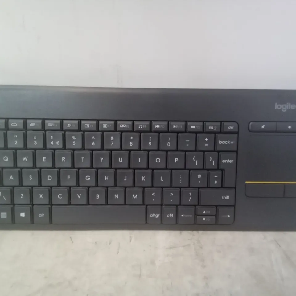 BOXED LOGITECH K400+ WIRELESS TOUCH KEYBOARD 