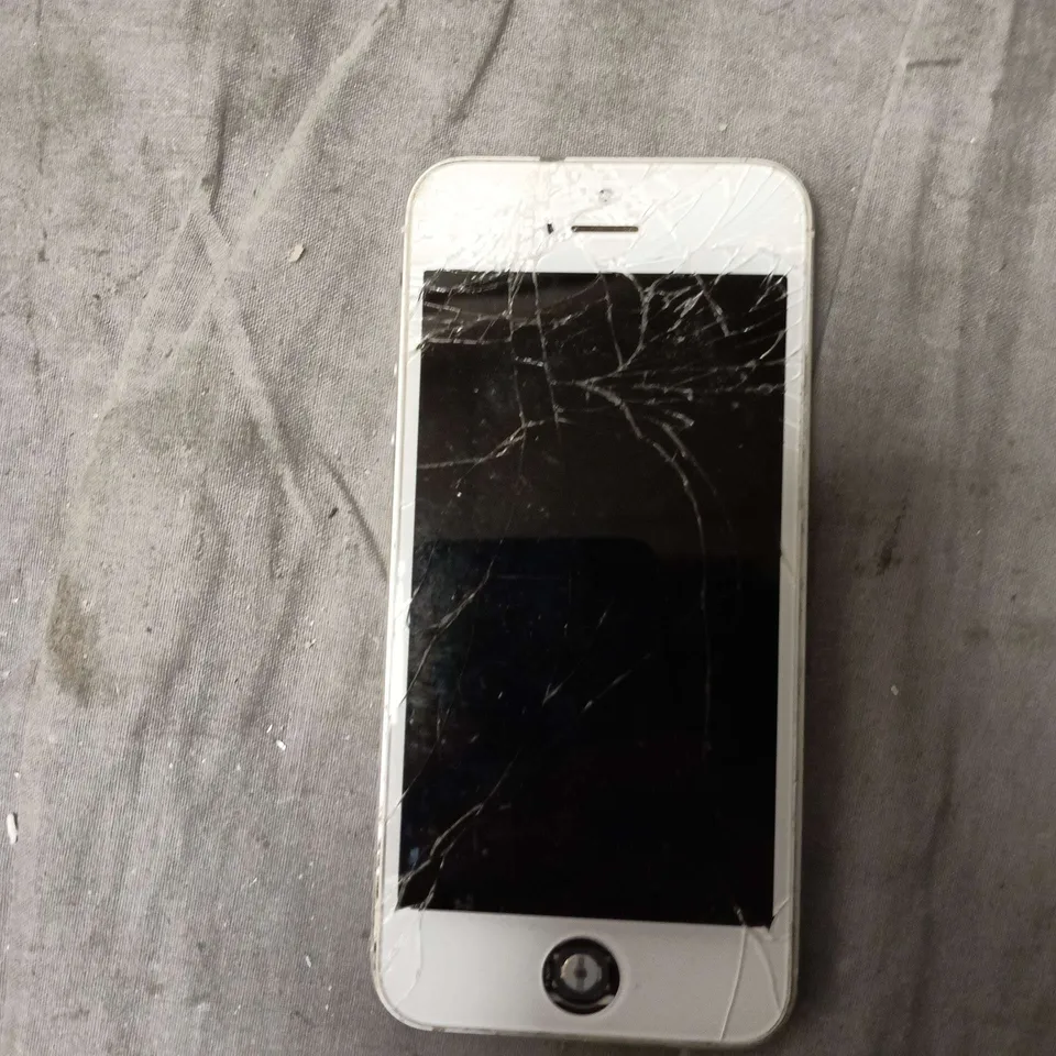 APPLE IPHONE 5 SMARTPHONE 