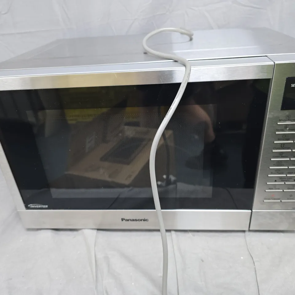 PANASONIC NN-ST48KSBPQ SOLO MICROWAVE
