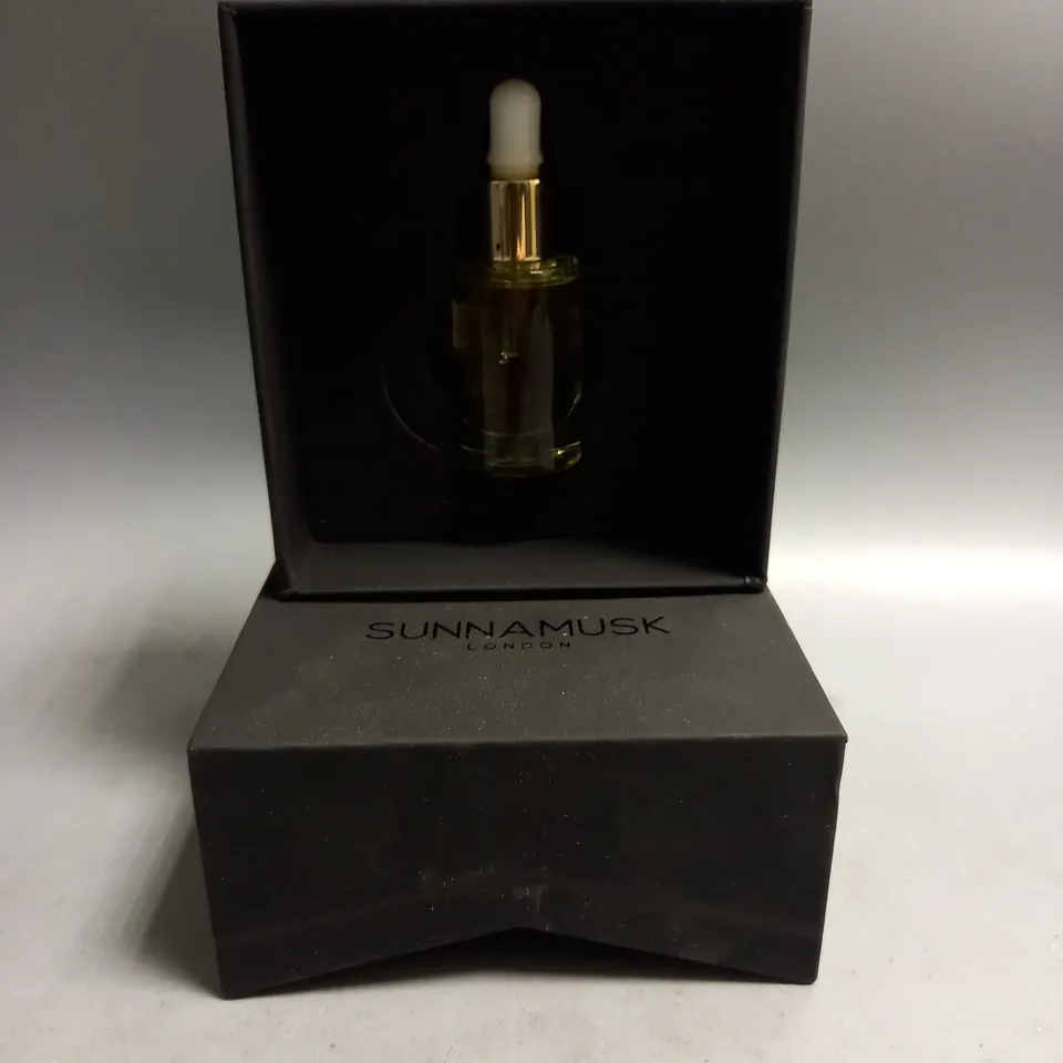 BOXED SUNNAMUSK PERFUME OIL EVANTO 10ML