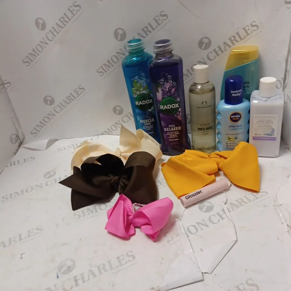 LOT OF BEAUTY PRODUCTS TO INCLUDE RADOX MUSCLE SOAK BATH SOAK, BOWS, ETC