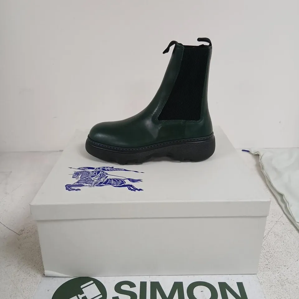 BURBERRY CHELSEA BOOTS – VINE GREEN, UK 6 (EU 39)