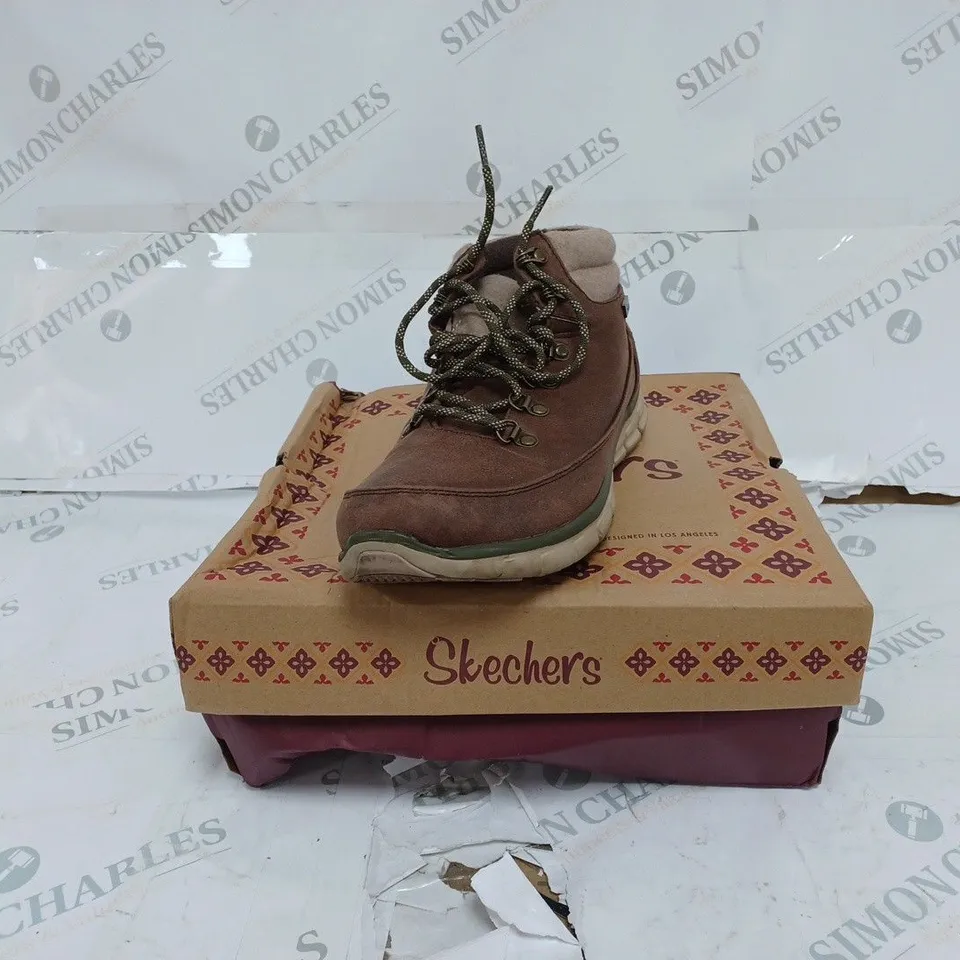 BOXED SKECHERS BROWN SYNERGY WARM TECH BOOT- SIZE 6.5