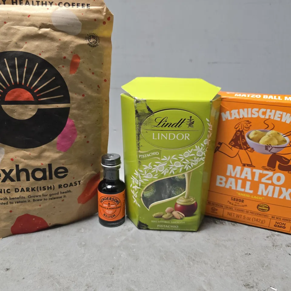 APPROXIMATELY 8 ASSORTED FOOD ITEMS TO INCLUDE - LINDT LINDOR , EXHALE ORGANIC DARKISH ROAST , MATZO BALL MIX ETC
