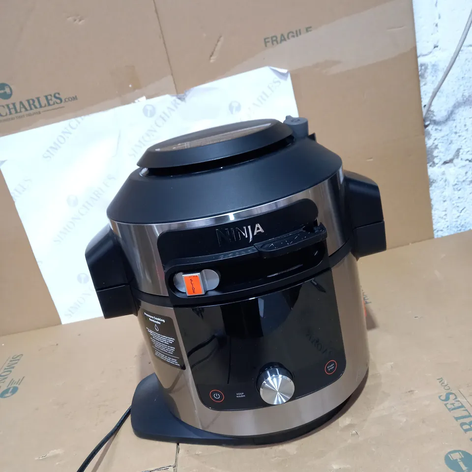 NINJA FOODI SMARTLID 7.5L MULTI COOKER & AIR FRYER