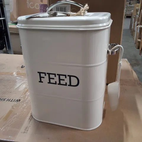 BOXED LIVING NOSTALGIA ANTIQUE CREAM FEED TIN WITH METAL SCOOP