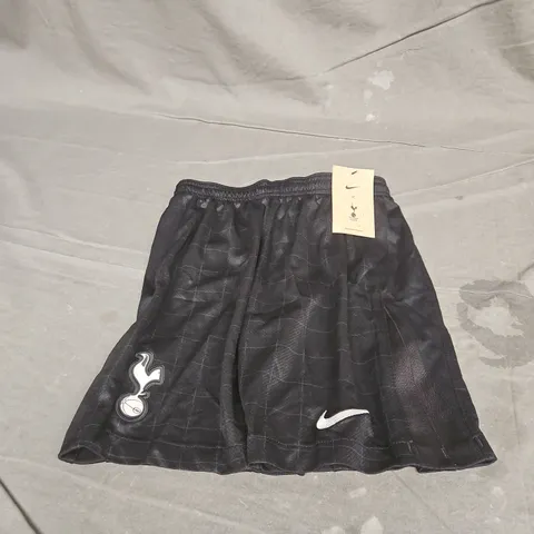 NIKE KIDS TOTTENHAM HOTSPUR FOOTBALL SHORTS IN BLACK SIZE M