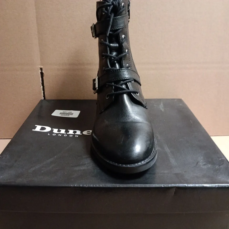 BOXED PAIR OF DUNE LONDON BLACK LEATHER BOOTS - UK 7