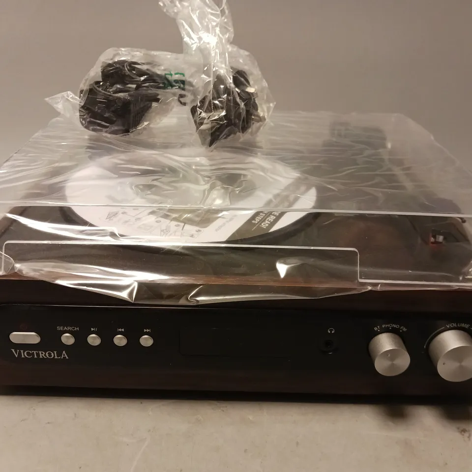 BOXED VICTORIA VTA-65 3-IN-1 TURNTABLE