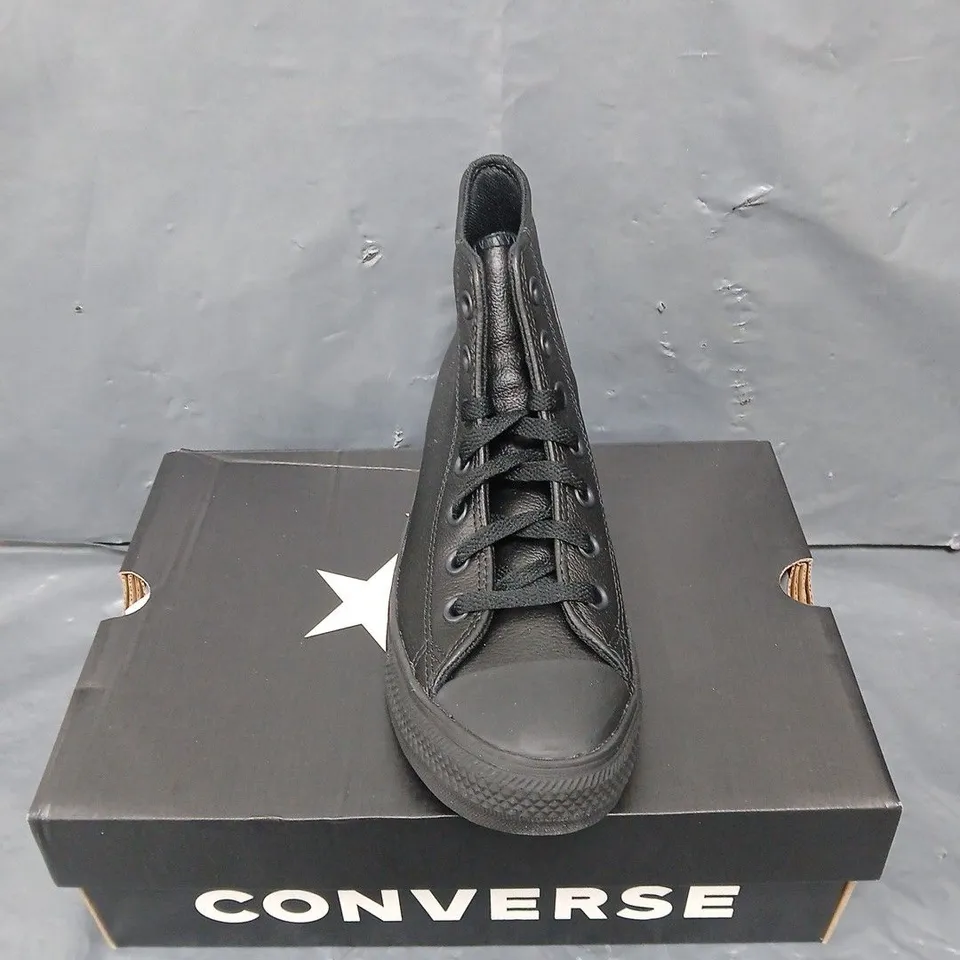 BOXED PAIR OF CONVERSE UNISEX BLACK MONO BOOTS - 5.5