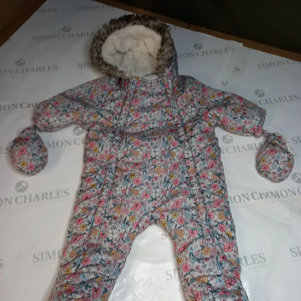 BABY FLORAL PATTERN SNOWSUIT SIZE UNSPECIFIED