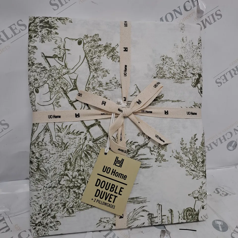 UO HOME DOUBLE DUVET + 2 PILLOWCASE SET 