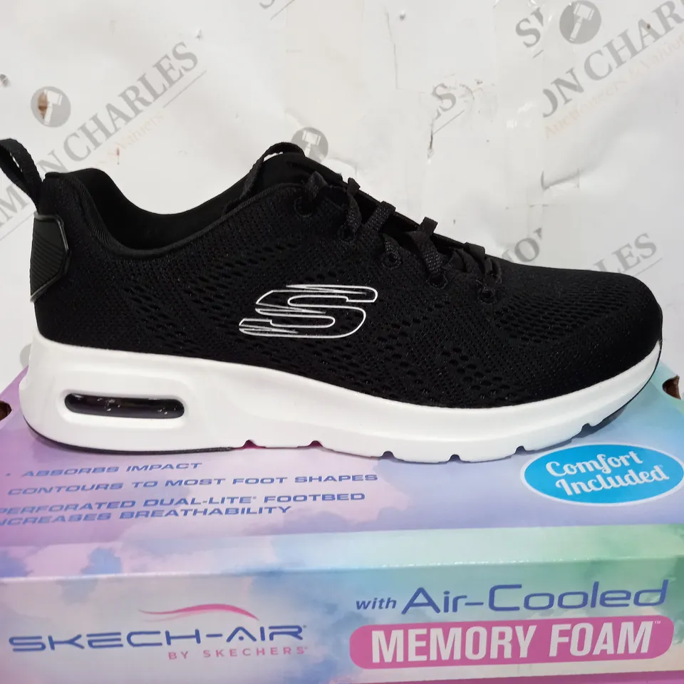 BOXED PAIR OF SKETCHERS AIR COOLED TRAINERS IN BLACK SIZE 6