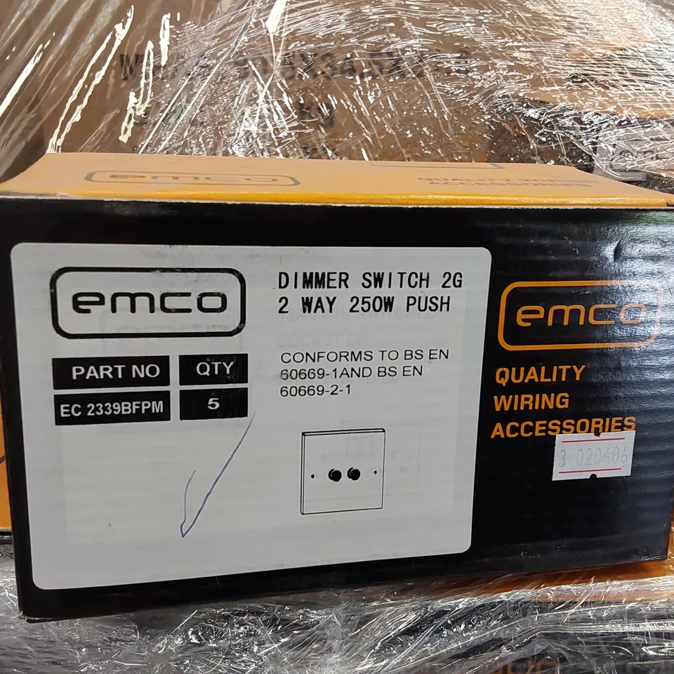 PALLET OF APPROXIMATELY  ASSORTED ELECTRICAL ITEMS/COMPONENTS TO INCLUDE: