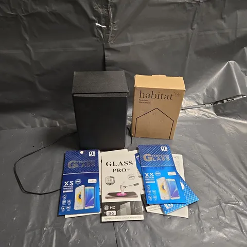 APPROXIMATELY 20 ASSORTED ITEMS TO INCLUDE SCREEN PROTECTORS, HABITAT TWIN BELL ALARM CLOCK, SPEAKER, ETC