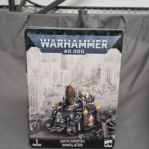 WARHAMMER 40,000 ADEPTA SORORITAS IMMOLATOR - 1 MINIATURE