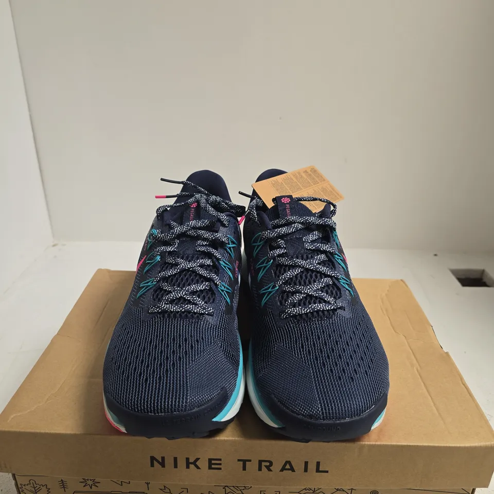 BOXED PAIR OF NIKE REACT PEGASUS TRAIL 5 –  – MEN'S - UK 9.5