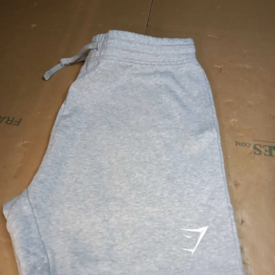 GYMSHARK FLEECE SHORTS IN GREY SIZE L