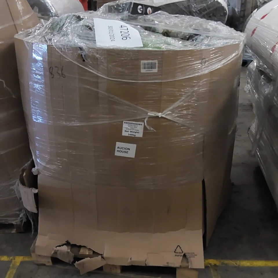 PALLET TO CONTAIN A LARGE ASSORTMENT OF GARDEN HOSE PRODUCTS 