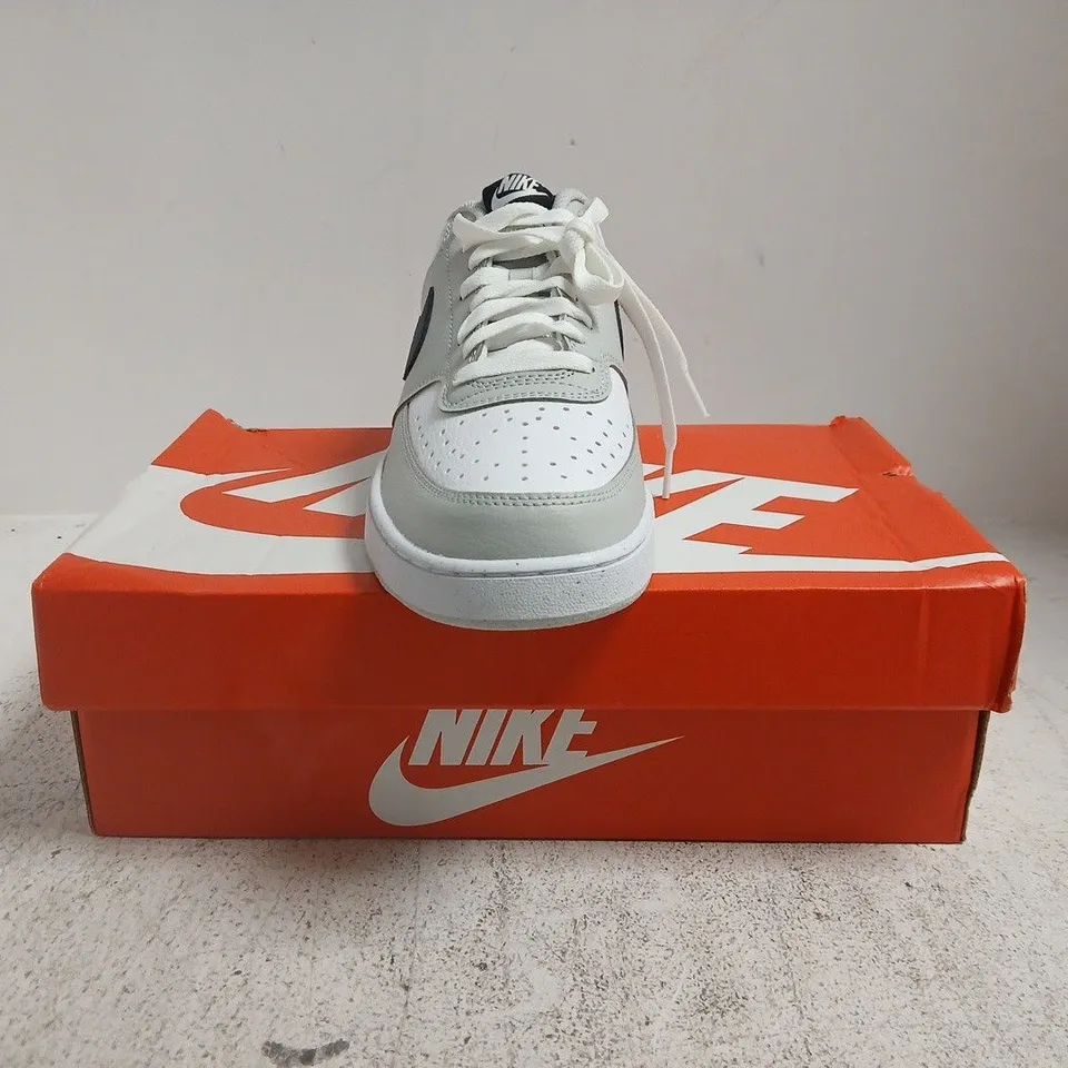 BOXED PAIR OF NIKE COURT VISION TRAINERS IN WHITE/GREY/BLACK SIZE UK 8.5