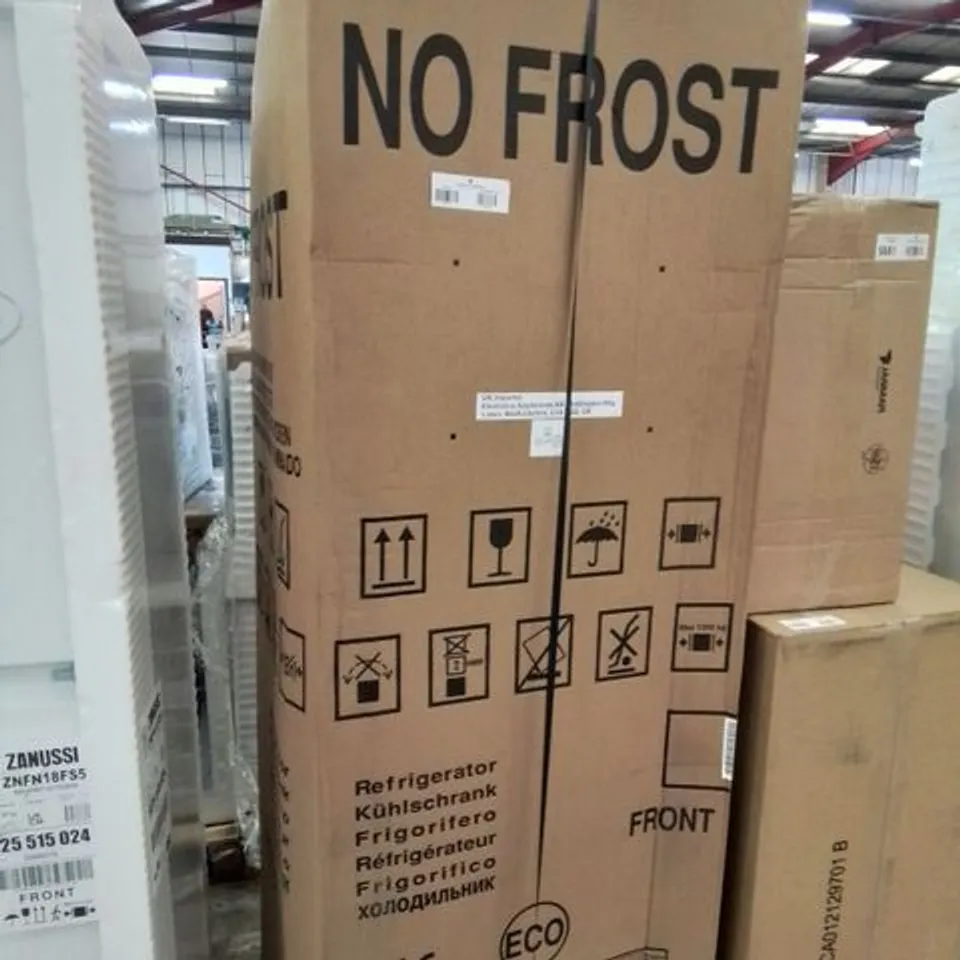 ZANUSSI SERIES 40 NO FROST FREESTANDING FRIDGE FREEZER WHITE Model ZNME31FW0 RRP £550
