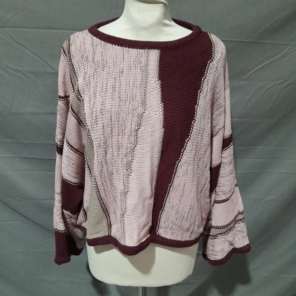WYNNE COLLECTION KNITTED PATTEREN JUMPER - SIZE XL