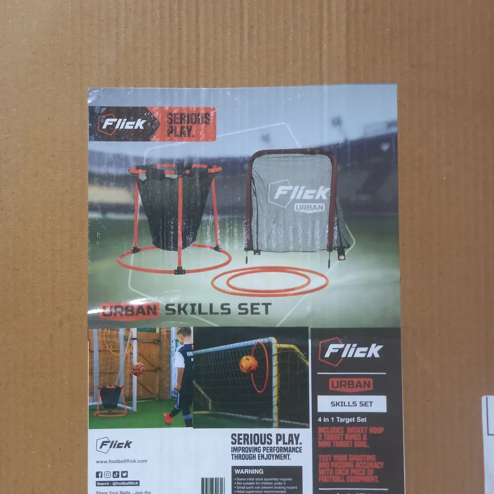 FOOTBALL FLICK SERIOUS PLAY URBAN SKILLS SET RRP £34.99
