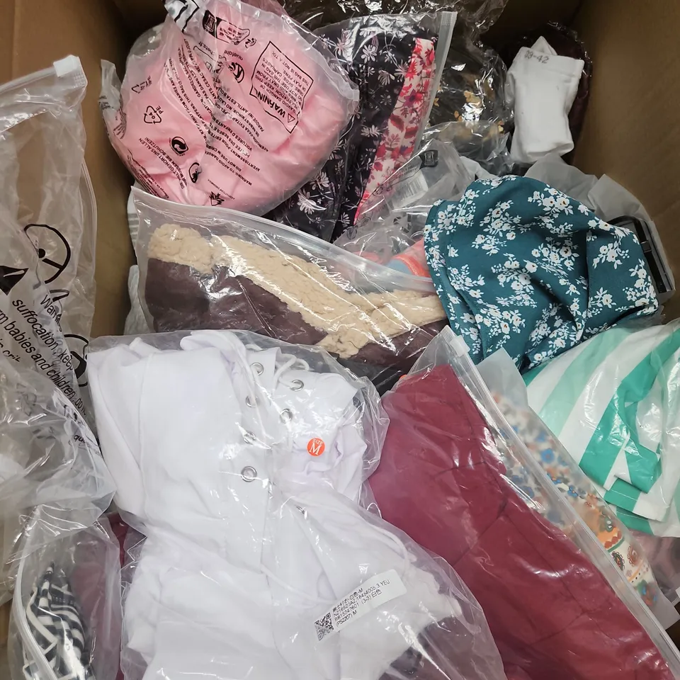 BOX OF APPROXIMATELY 20 ASSORTED CLOTHING ITEMS TO INCLUDE TOPS, JUMPSUIT, TOPS, JOGGERS, ETC