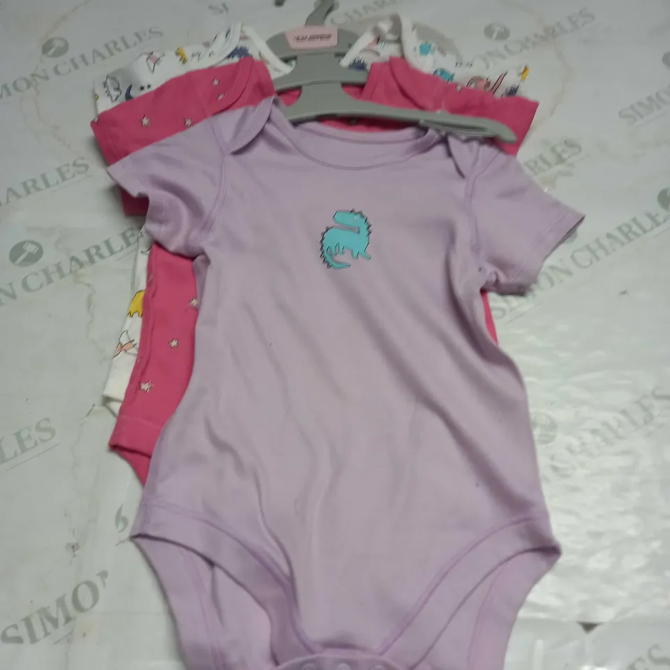 SET OF 3 BABY VESTS SIZE 18-24 MONTHS 