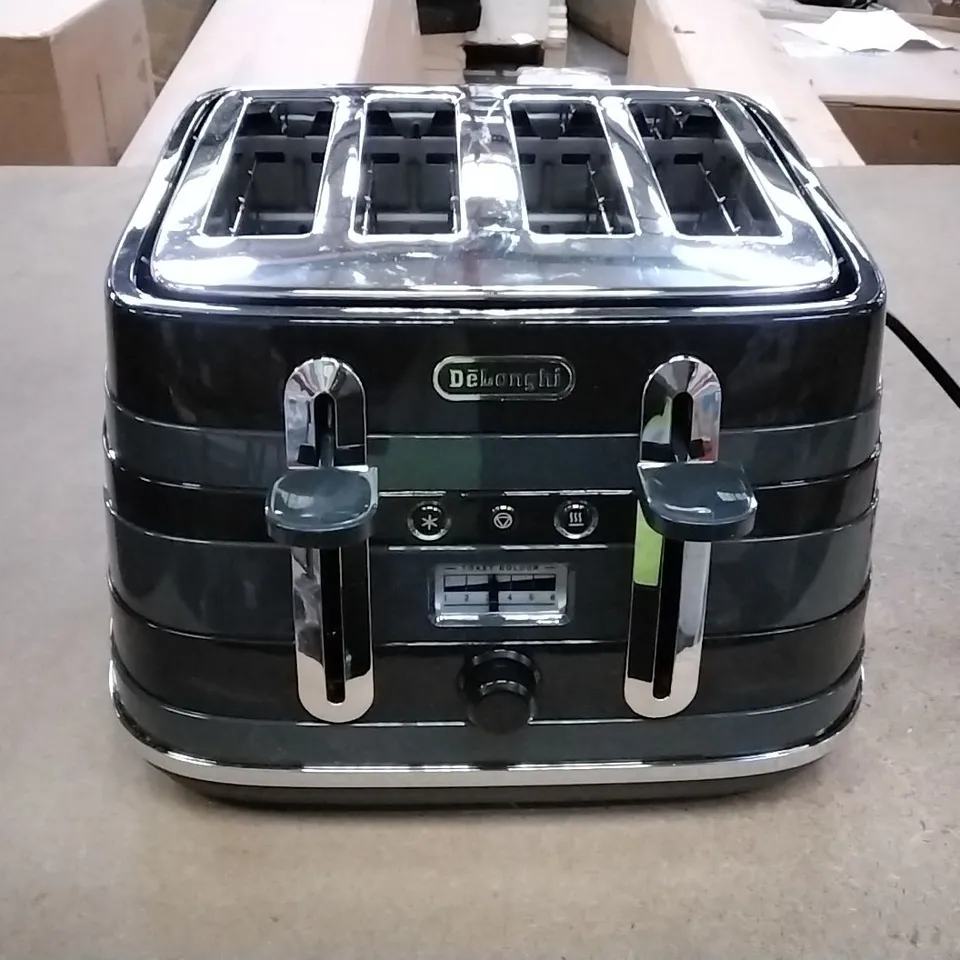 DELONGHI AVVOLTA CLASS CTAC4003.BK 4 SLICE TOASTER BLACK RRP £149.99