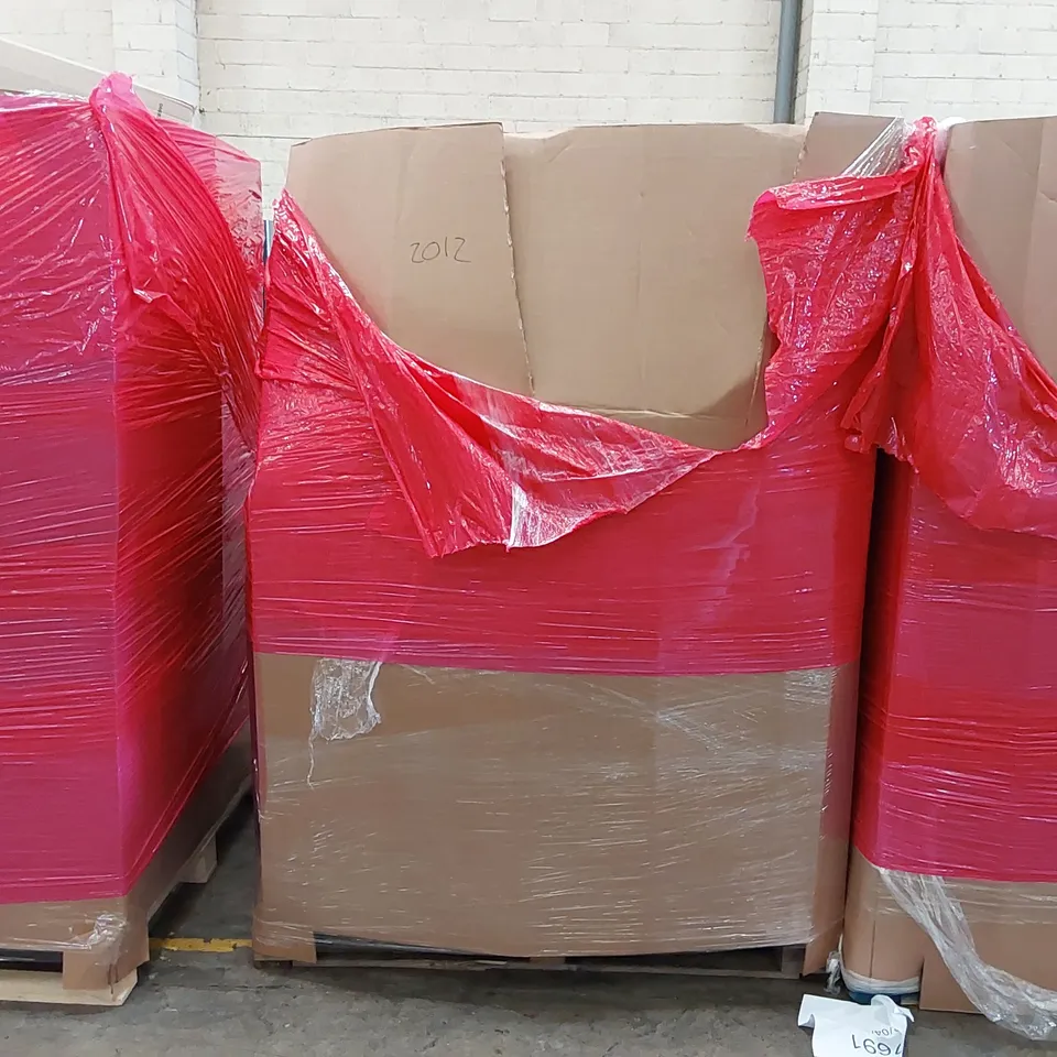 PALLET OF ASSORTED ITEMS INCLUDING: TURNTABLE HI-FI SYSTEM WITH SPEAKERS, 19" LED MONITOR, VICKS HUMIDIFIERS, BETENST POP UP TENT, BACKPACK