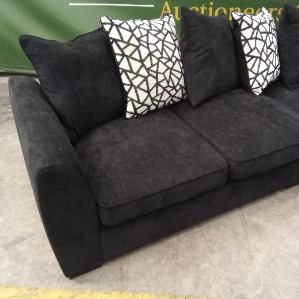 PAYTON RIGHT HAND CORNER GROUP/CHAISE SOFA RRP £1249