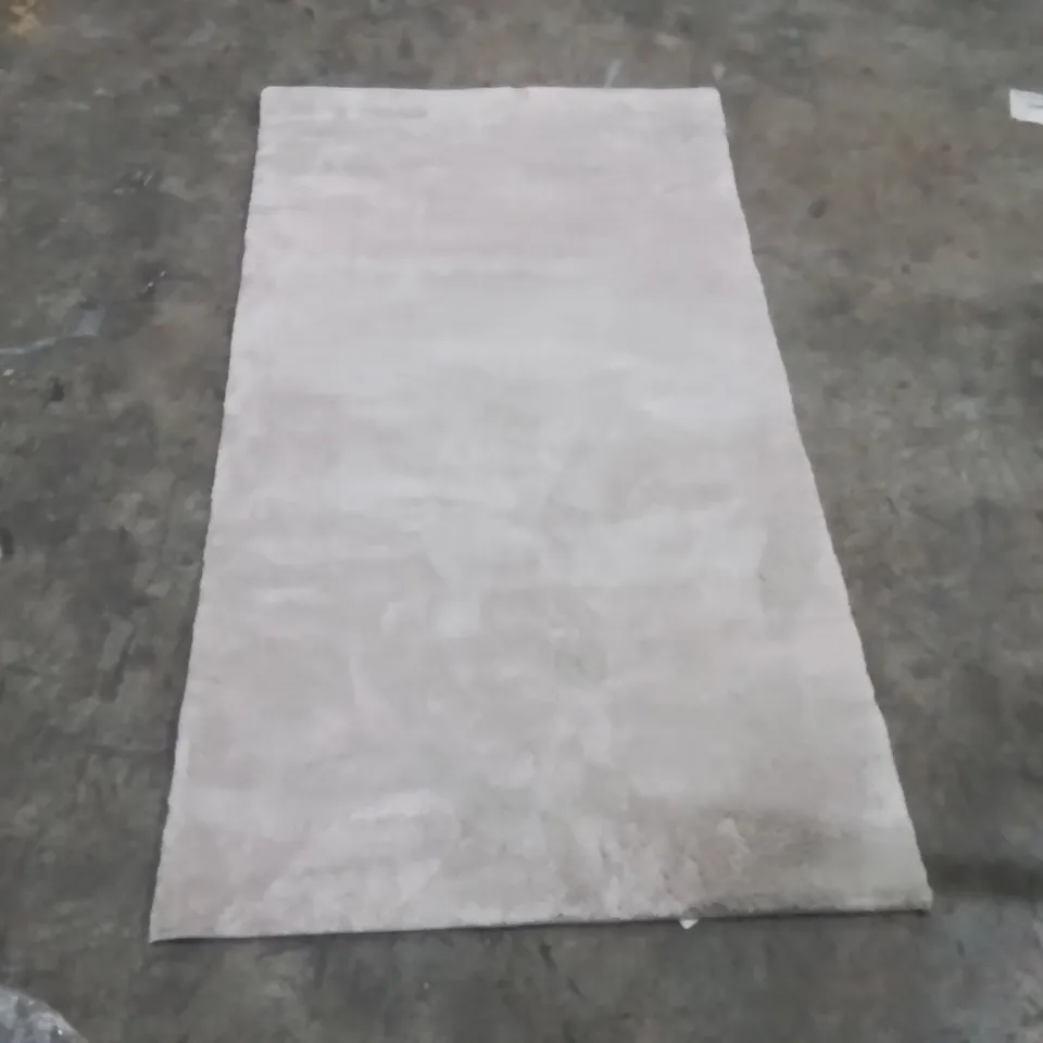 QUALITY DESIGNER AREA RUG - APPROXIMATELY 150X80CM