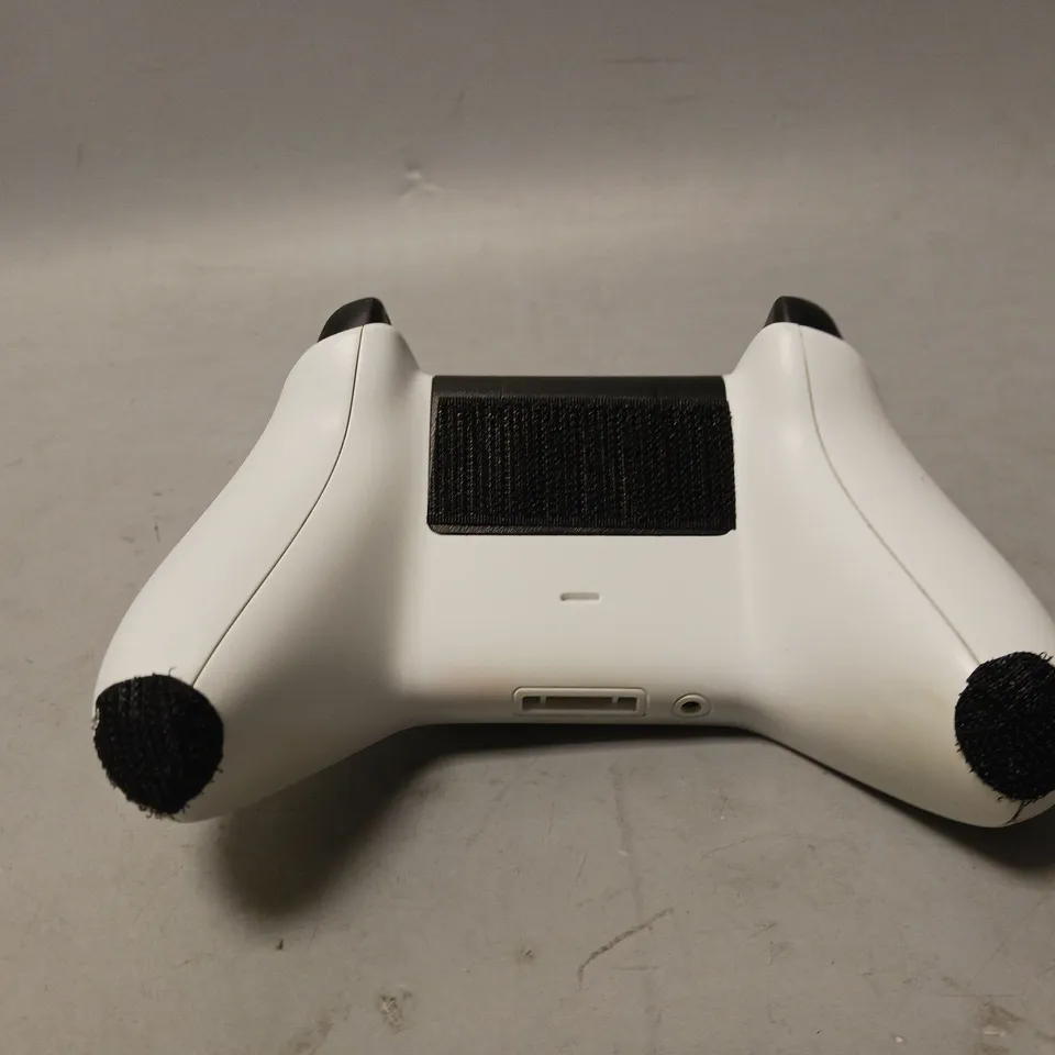 BOXED XBOX ONE WHITE WIRELESS CONTROLLER 