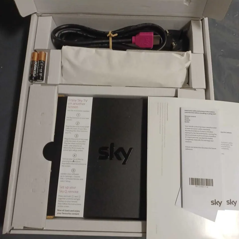 BOXED SKY Q MINI ROUTER - EM1501UK-E