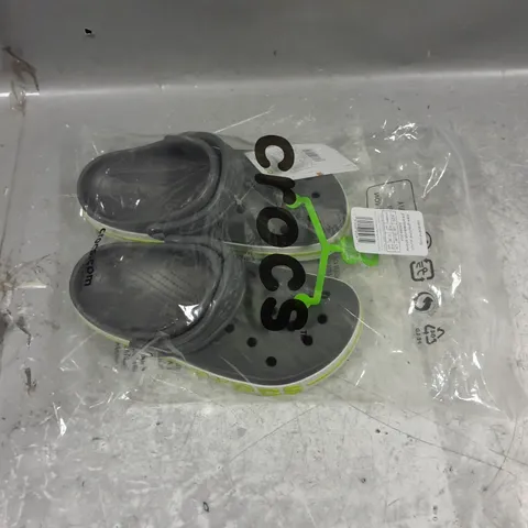BAGGED PAIR OF CROCS BAYABAND CLOG SLATE GREY/LIME PUNCH UK M4/W5
