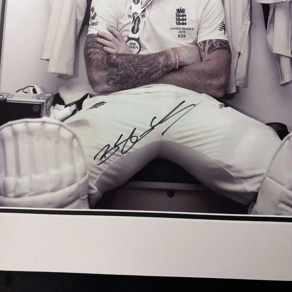 MOUNTED AND SIGNED PICTURE OF ENGLAND CRICKETER BEN STOKES FOLLOWING THE 2019 ASHES SERIES WITH CERTIFICATE OF AUTHENTICITY
