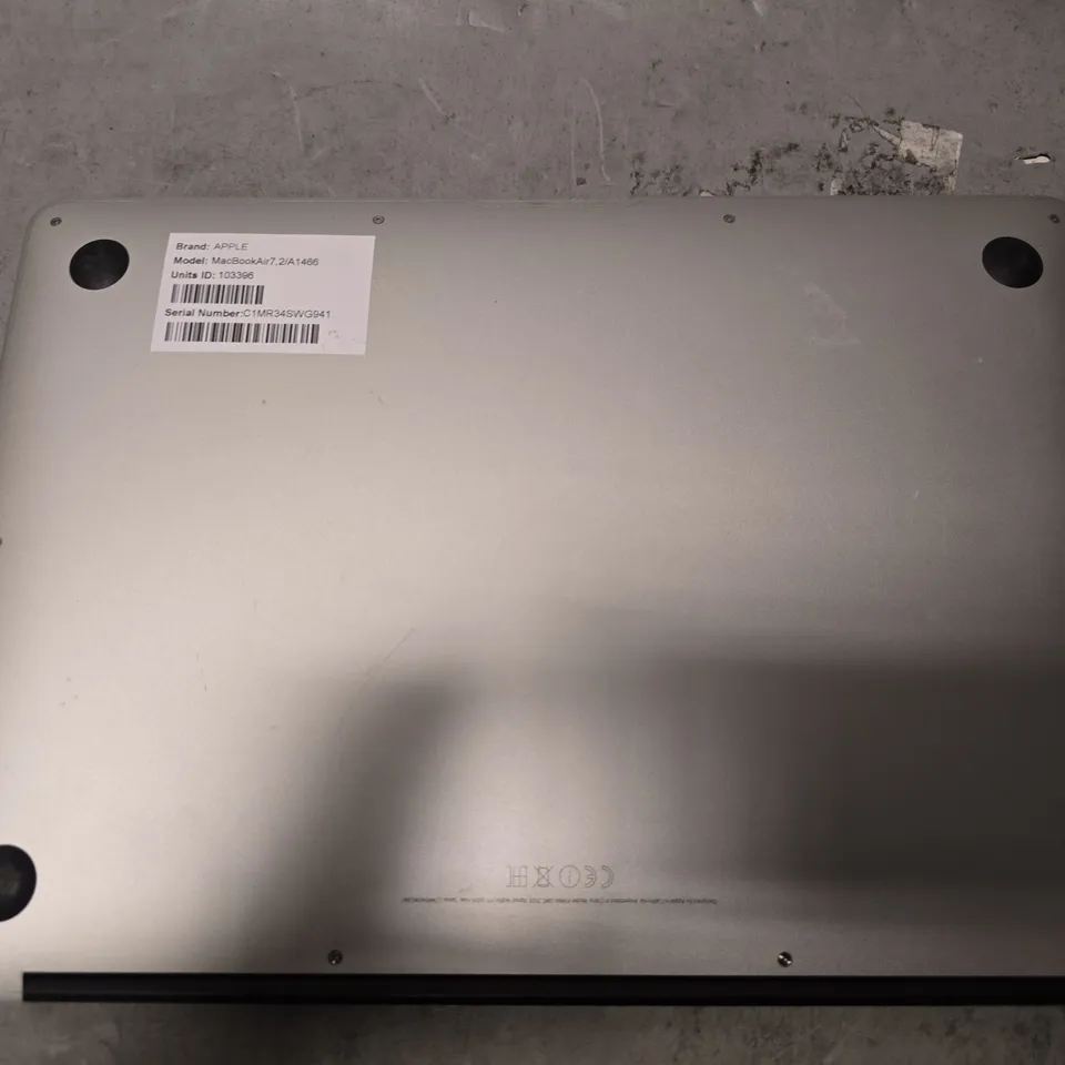 APPLE MACBOOK AIR 13" 2017 IN SILVER
