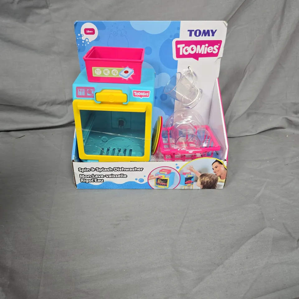 TOMY TOOMIES SPIN & SPLASH DISHWASHER BATH TOY – BOXED