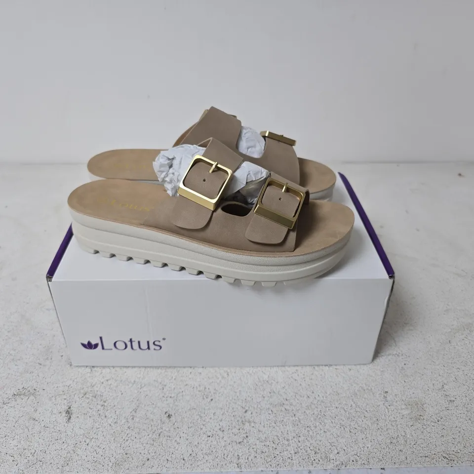 BOXED PAIR OF LOTUS VOLOS SANDALS IN NATURAL - EU 39