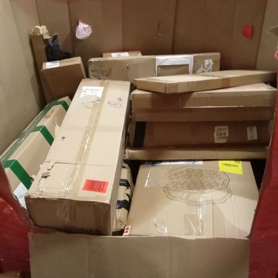 PALLET OF ASSORTED ITEMS TO INCLUDE: MEMORY FOAM MATTRESS TOPPER, COOKER HOOD, STAND HAIR DRYER ETC