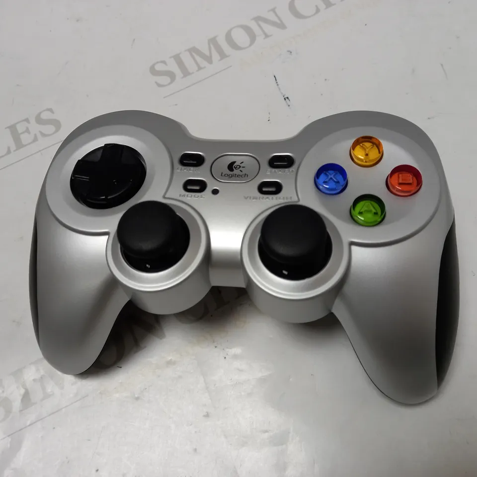LOGHITECH PC WIRELESS GAMEPAD 