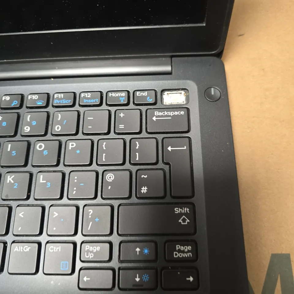 DELL LATITUDE 7280 LAPTOP – I5-6300U, 8GB RAM, 128GB SSD, 12.5" DISPLAY